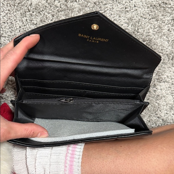 Yves Saint Laurent Black Chevron Leather Wallet - Picture 4 of 4